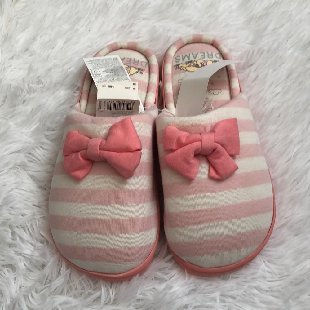 Cute slippers with a bow